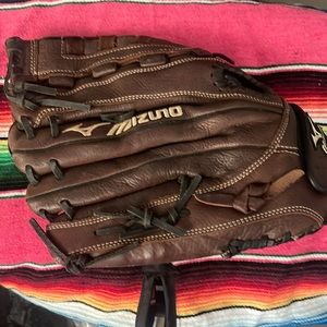 Mizuno Baseball glove